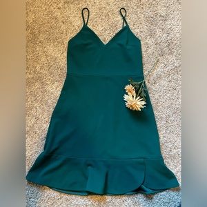 EXPRESS strappy green mini dress 👗